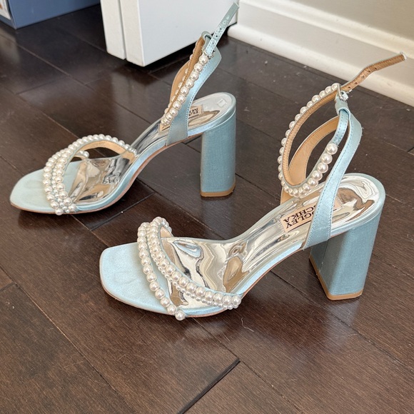 WORN ONCE Badgley Mischka Feisty Pearl Block Heels - Picture 10 of 15